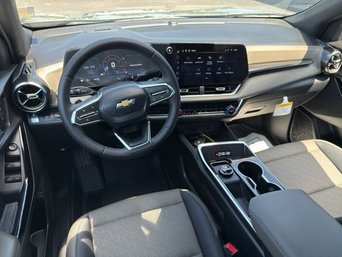 New 2026 Chevrolet Equinox LT w/ Convenience Package II AWD/4WD image 23