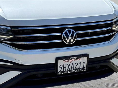 Used 2023 Volkswagen Tiguan SE FWD image 31