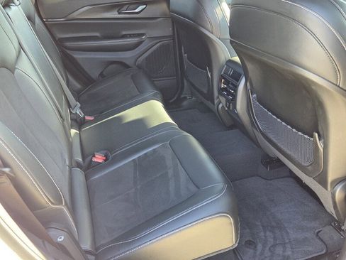 Certified 2024 Jeep Grand Cherokee Altitude image 14