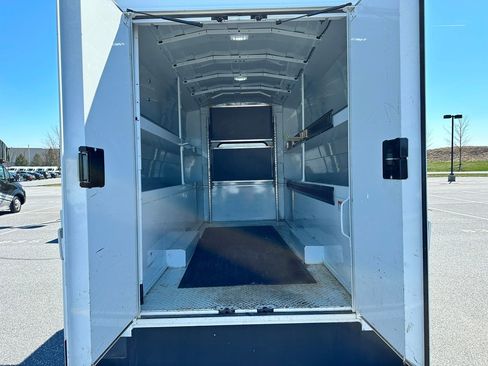 Used 2021 Mercedes-Benz Sprinter 4500 image 9