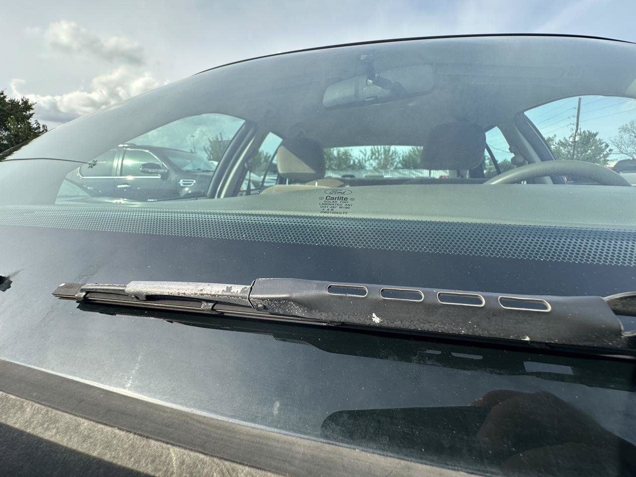 Used 2005 Ford Crown Victoria RWD image 41