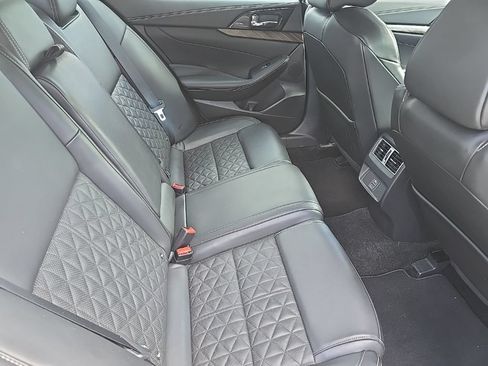 Used 2018 Nissan Maxima Platinum FWD image 12
