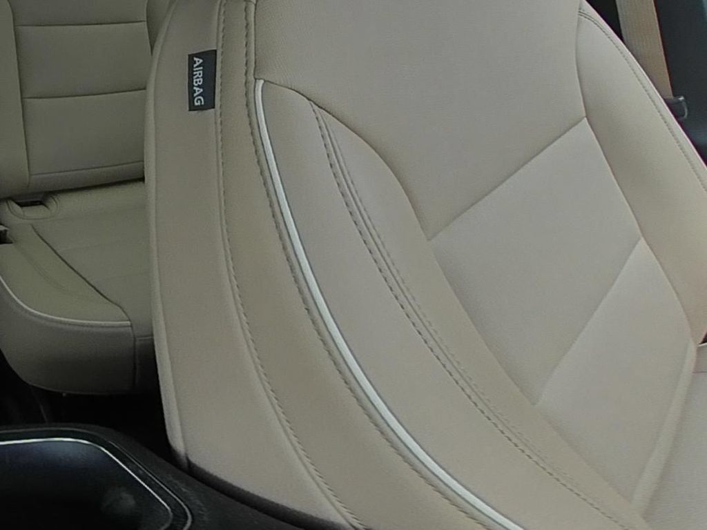 Used 2025 Buick Enclave Preferred w/ Power Package FWD image 14