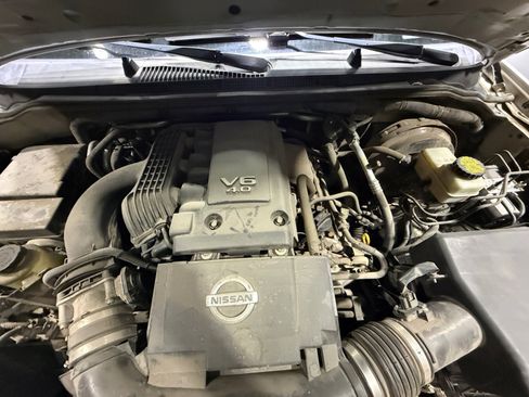 Used 2011 Nissan Pathfinder Silver image 22