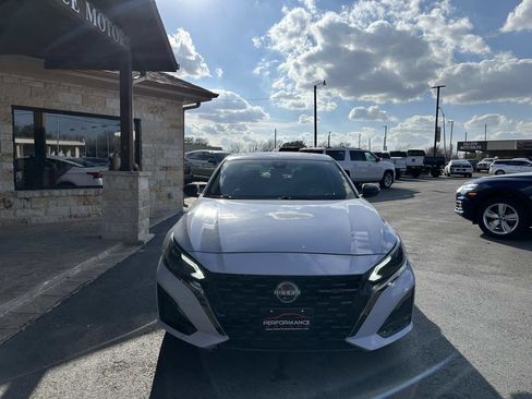 Used 2023 Nissan Altima 2.5 SR w/ SR Premium Package image 5