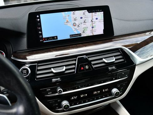 Used 2017 BMW 530i RWD image 12