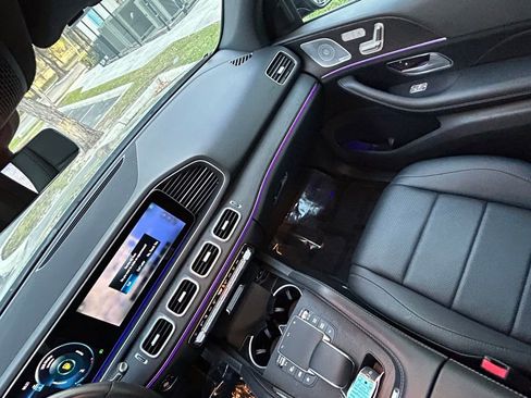 Used 2023 Mercedes-Benz GLE 350 4MATIC w/ Premium Package image 11