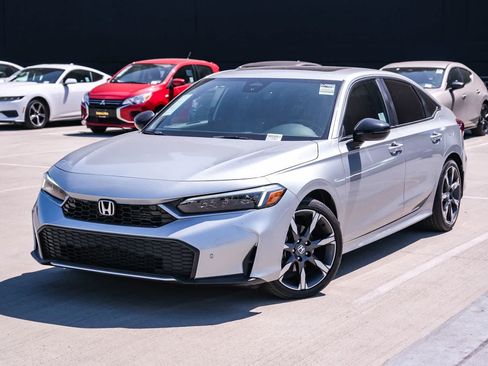 Used 2025 Honda Civic Sport Touring image 1