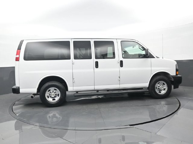 Used 2022 Chevrolet Express 2500 LS w/ Driver Convenience Package RWD image 17
