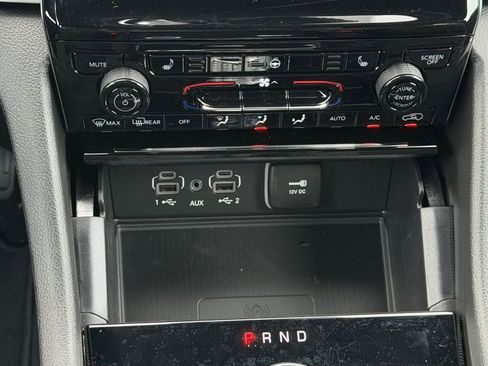 New 2025 Jeep Grand Cherokee L Altitude image 16