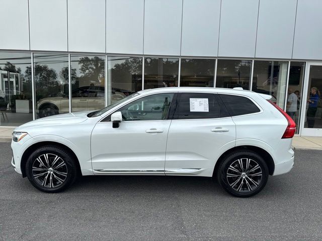 Certified 2022 Volvo XC60 B5 Inscription w/ Advanced Package AWD/4WD image 2