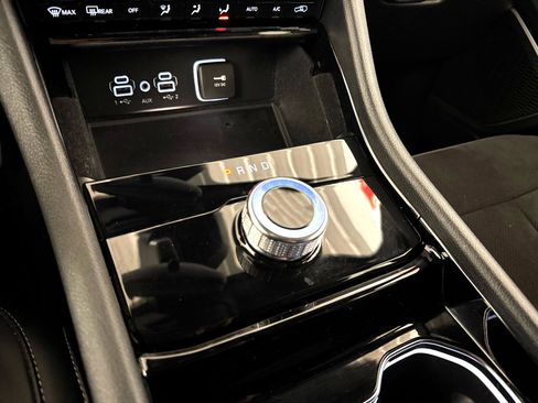 Used 2022 Jeep Grand Cherokee Altitude image 28