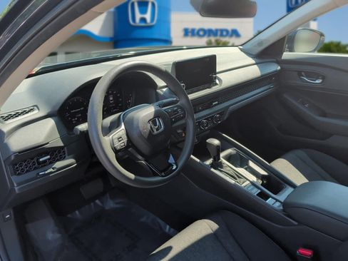 Used 2025 Honda Accord SE image 12