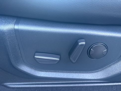 Used 2020 Ford F250 Lariat w/ Chrome Package image 29