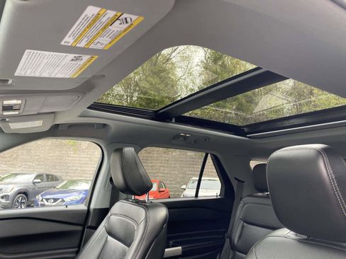 Used 2020 Ford Explorer XLT w/ Equipment Group 202A AWD/4WD image 25