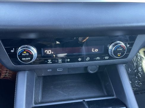 Used 2023 Mitsubishi Outlander SE Black Edition image 12