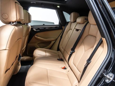 Used 2025 Porsche Macan image 29