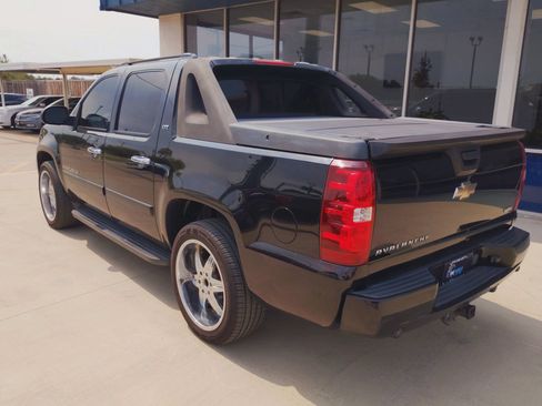 Used 2008 Chevrolet Avalanche LTZ w/ LTZ Preferred Equipment Group AWD/4WD image 5