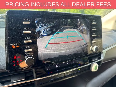 Used 2021 Toyota Sienna XLE FWD image 5