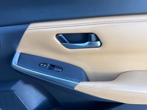 Used 2020 Nissan Sentra SV w/ SV Premium Package image 17