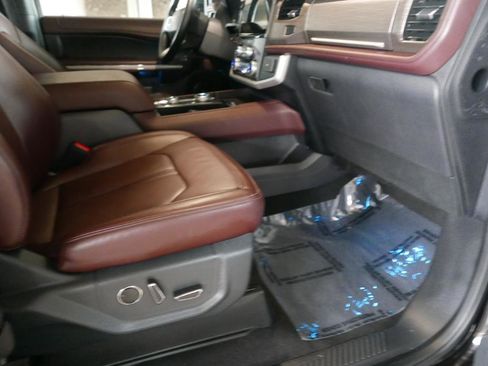 Used 2024 Ford Expedition Max Limited AWD/4WD image 10