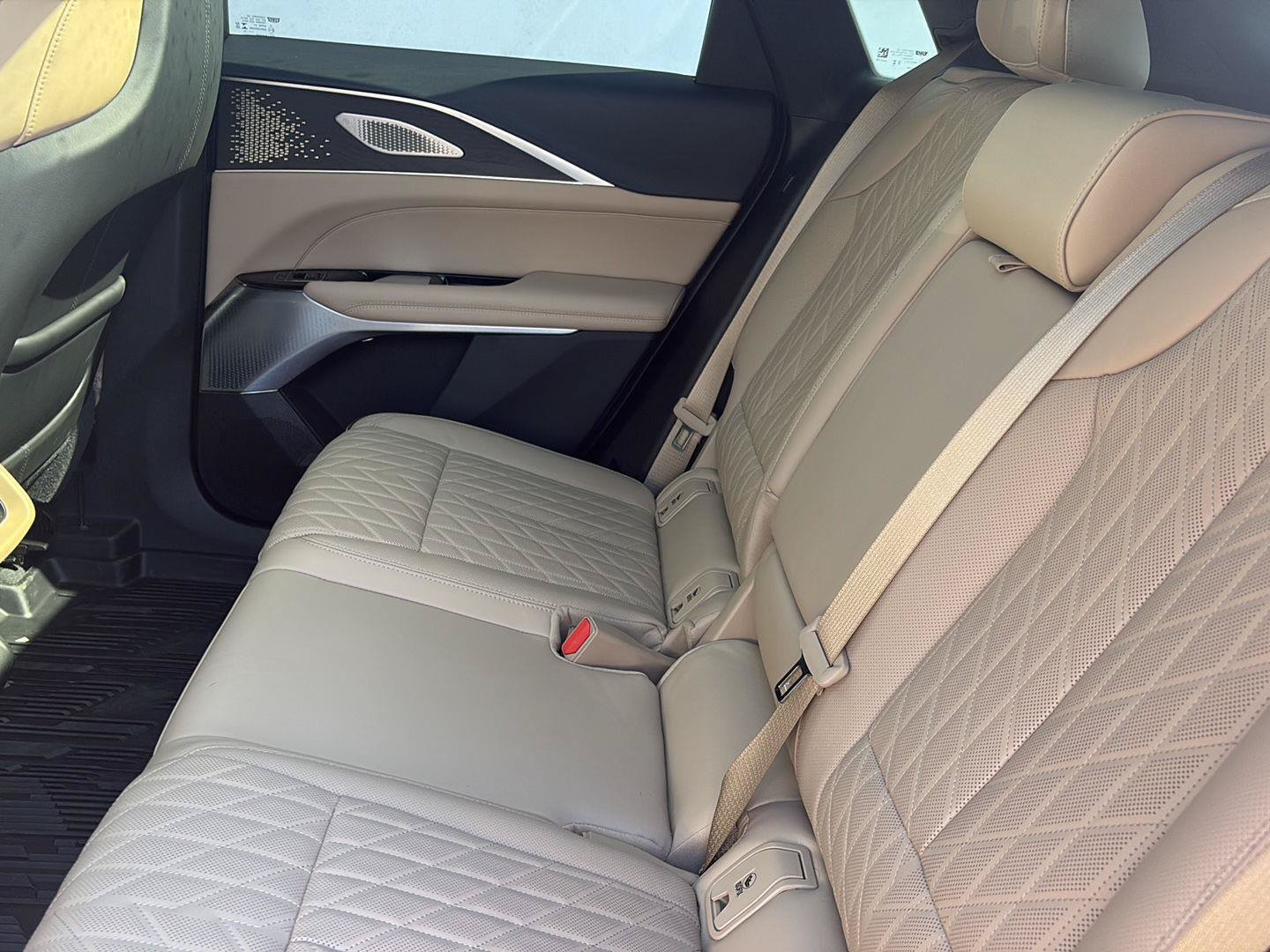 Used 2026 Cadillac Lyriq Signature Luxury w/ Nappa Leather Package AWD/4WD image 10