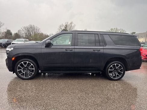 Used 2023 Chevrolet Suburban RST w/ Sport Performance Package image 4