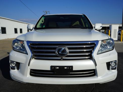 Used 2014 Lexus LX 570 4WD image 8