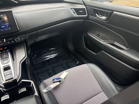Used 2018 Honda Clarity Plug-In Hybrid image 15