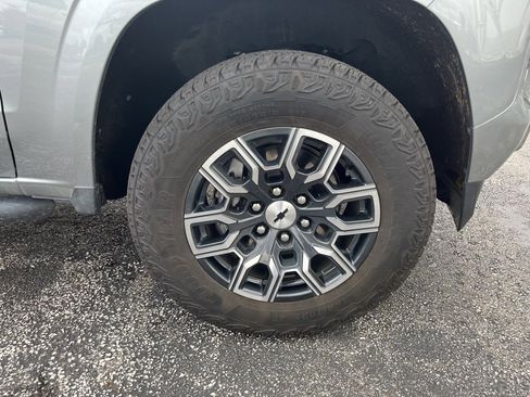 Certified 2024 Chevrolet Colorado Z71 w/ Z71 Convenience Package 2 image 31