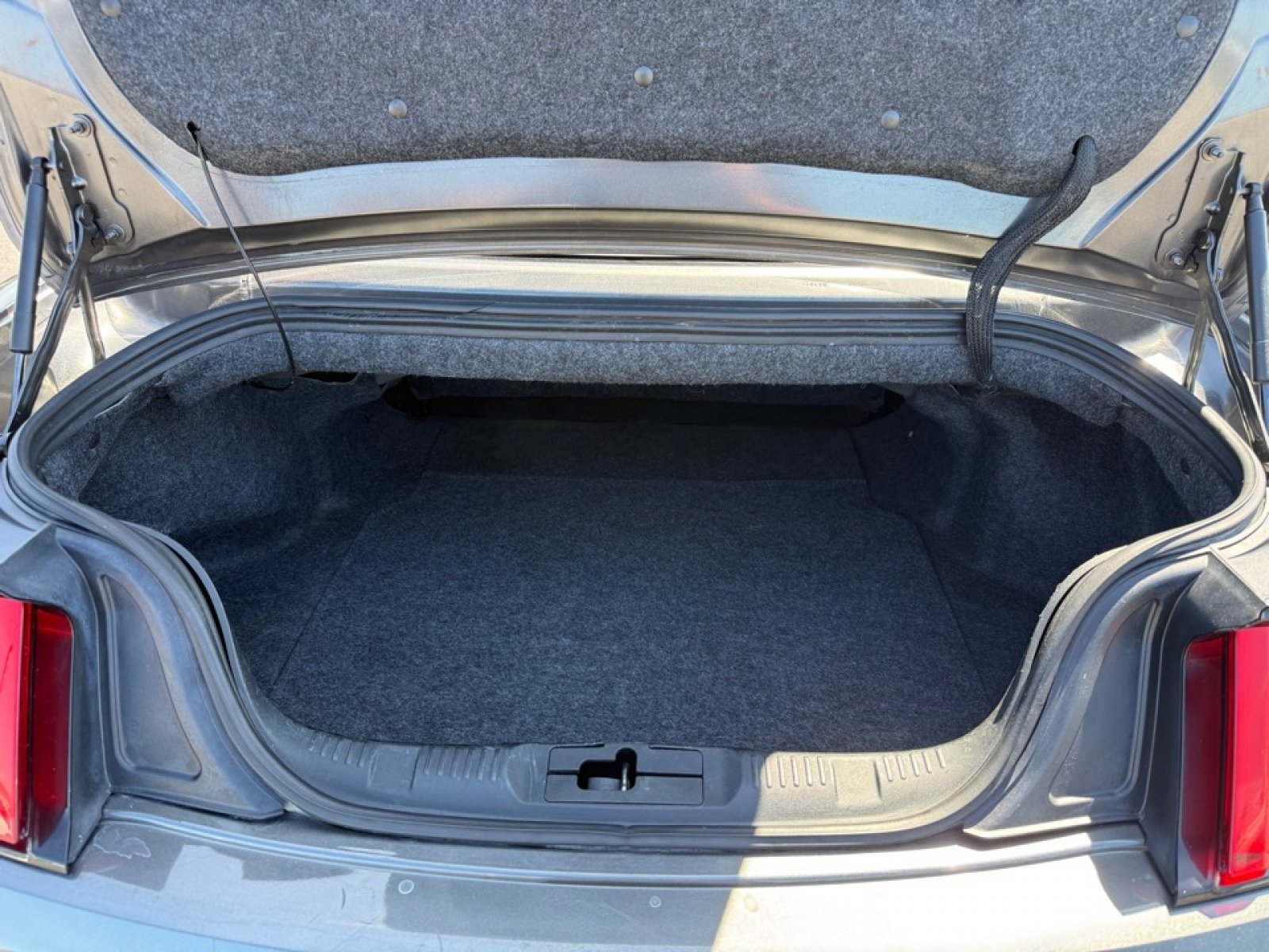 Used 2015 Ford Mustang Premium RWD image 35