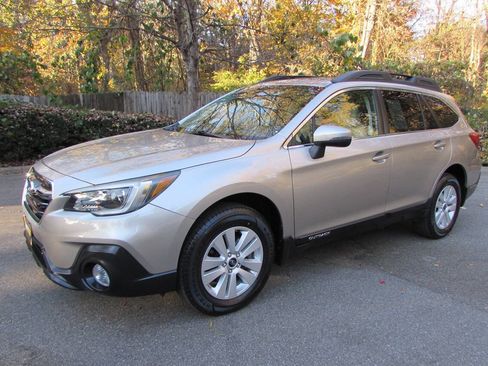 Used 2019 Subaru Outback 2.5i Premium w/ Popular Package #2 image 2