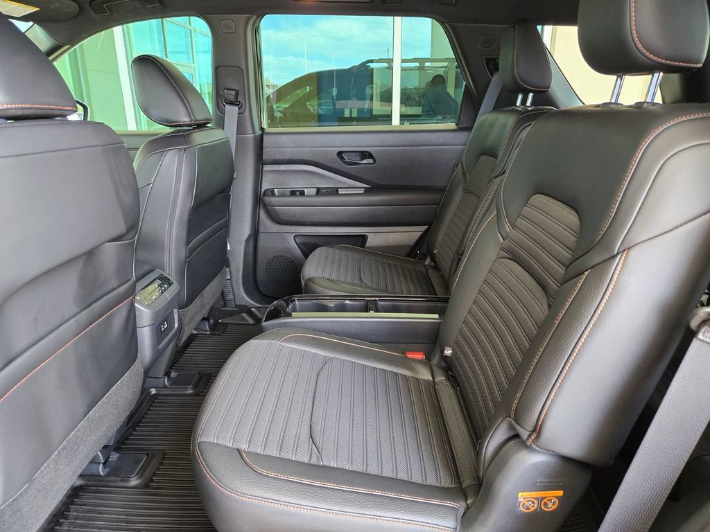 Used 2024 Nissan Pathfinder Rock Creek AWD/4WD image 14