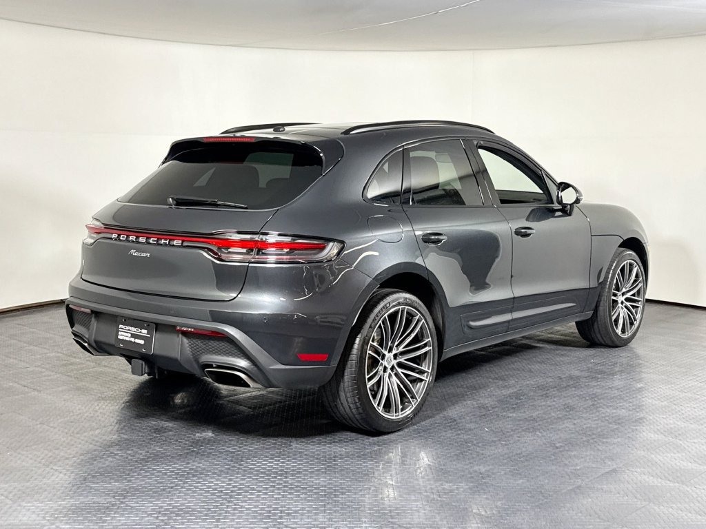 Certified 2025 Porsche Macan AWD/4WD image 7
