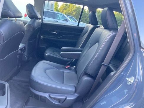 Certified 2024 Toyota Grand Highlander AWD image 18