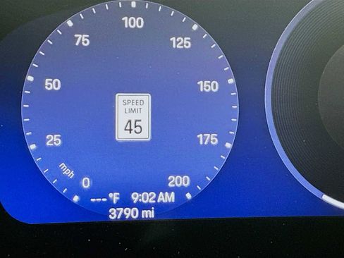 Certified 2024 Porsche Macan 4 Electric image 13