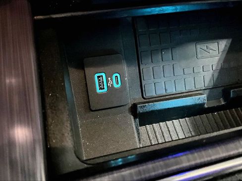 Used 2021 Ford F350 Limited w/ FX4 Off-Road Package AWD/4WD image 31