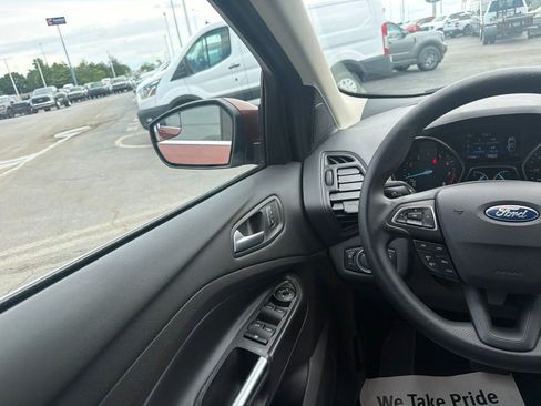 Used 2018 Ford Escape SE w/ SE Sync 3 Package FWD image 16