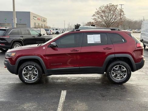 Used 2019 Jeep Cherokee Trailhawk w/ Cold Weather Group image 8