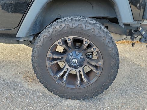 Used 2018 Jeep Wrangler Unlimited Sport S image 2