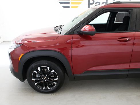 Certified 2023 Chevrolet TrailBlazer LT w/ Convenience Package FWD image 4