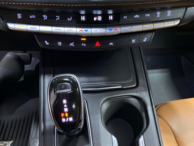 Used 2020 Cadillac XT4 Premium Luxury w/ Enhanced Visibility Package AWD/4WD image 19