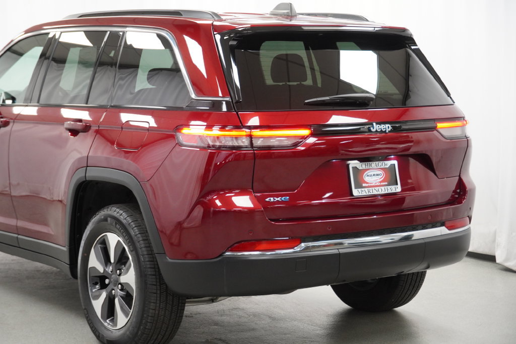 Used 2024 Jeep Grand Cherokee Limited 4xe AWD/4WD image 17