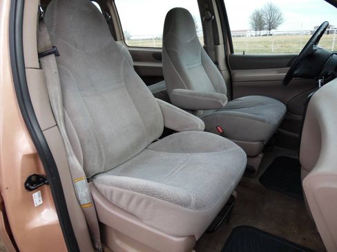 Used 1995 Ford Windstar LX FWD image 8