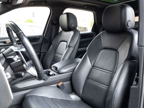 Certified 2021 Porsche Cayenne S AWD/4WD image 5