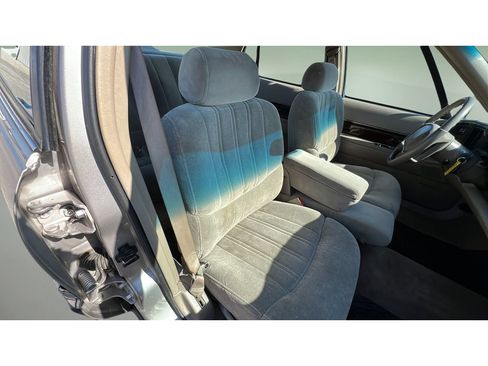 Used 1997 Buick Le Sabre Custom w/ Headliner Lighting Pkg FWD image 30