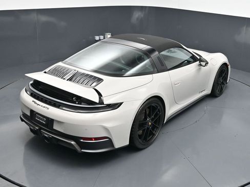 Certified 2026 Porsche 911 Targa 4 GTS AWD/4WD image 17