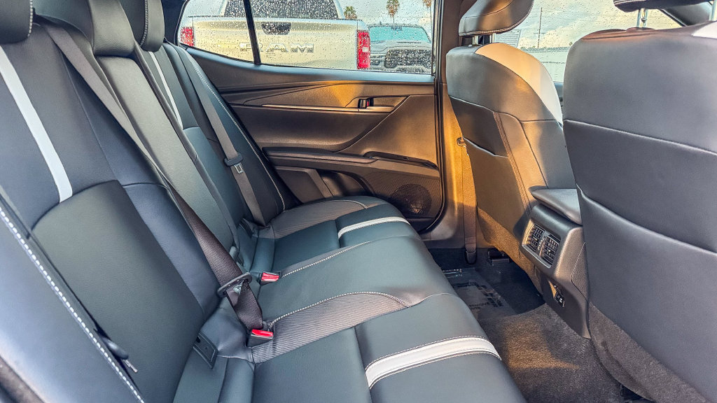 Used 2026 Toyota Camry SE w/ Convenience Package AWD/4WD image 18