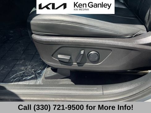 Certified 2023 Kia Sorento SX FWD image 29