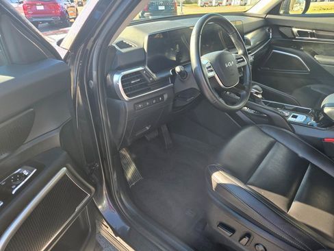 Used 2025 Kia Telluride S image 4